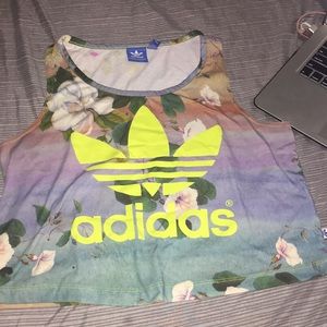Cropped Adida Shirt